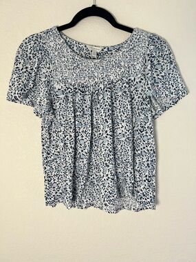 Lucky Brand Blue and White Floral Smocked Short Sleeve Top